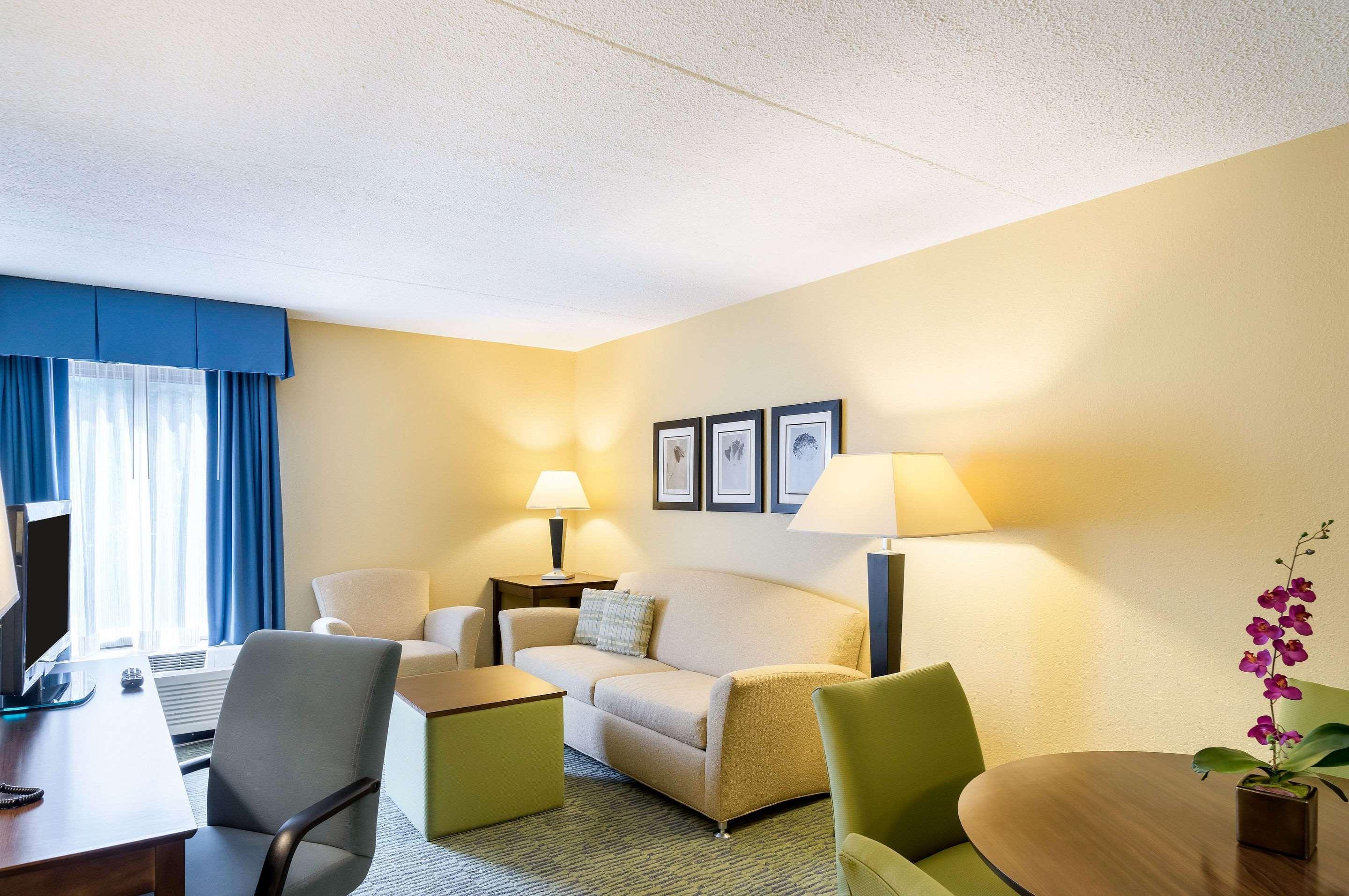 Comfort Inn & Suites Newark - Wilmington Bagian luar foto